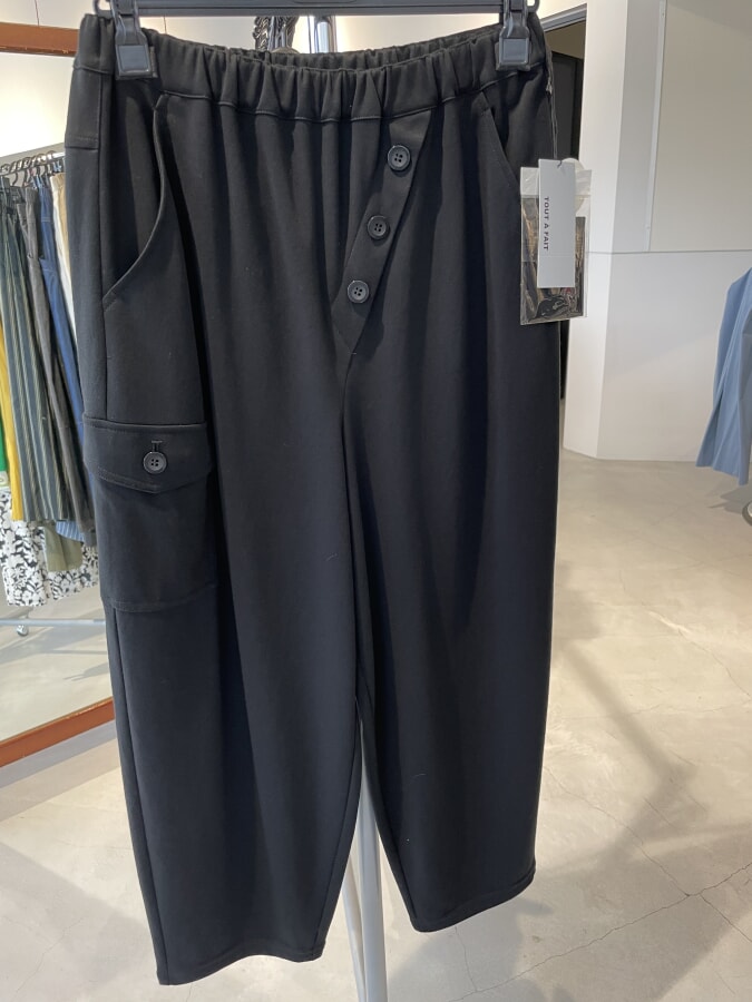 TOUT A FAIT ストレッチコクーンパンツ　ブラックLサイズ　￥14300→（20％OFF）￥11440